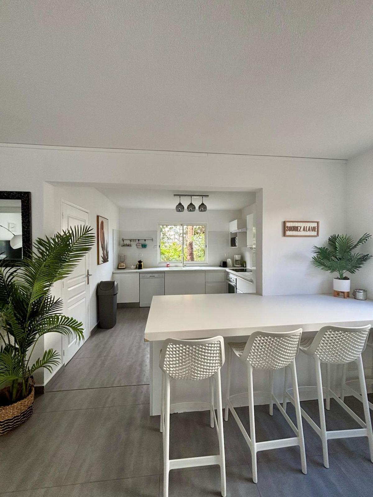 Villa Magellan, Walkable Orient Bay Beach, Private Pool Eksteriør bilde